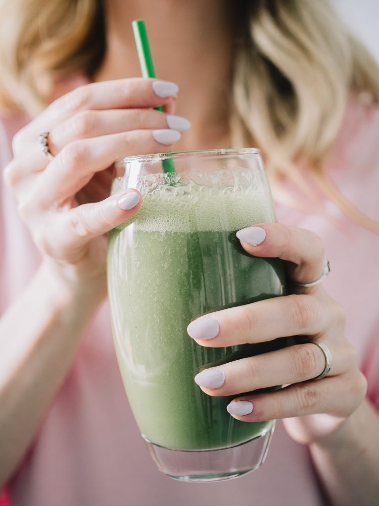 Beat The Bloat: Digestion-Friendly Diet Smoothie Creations